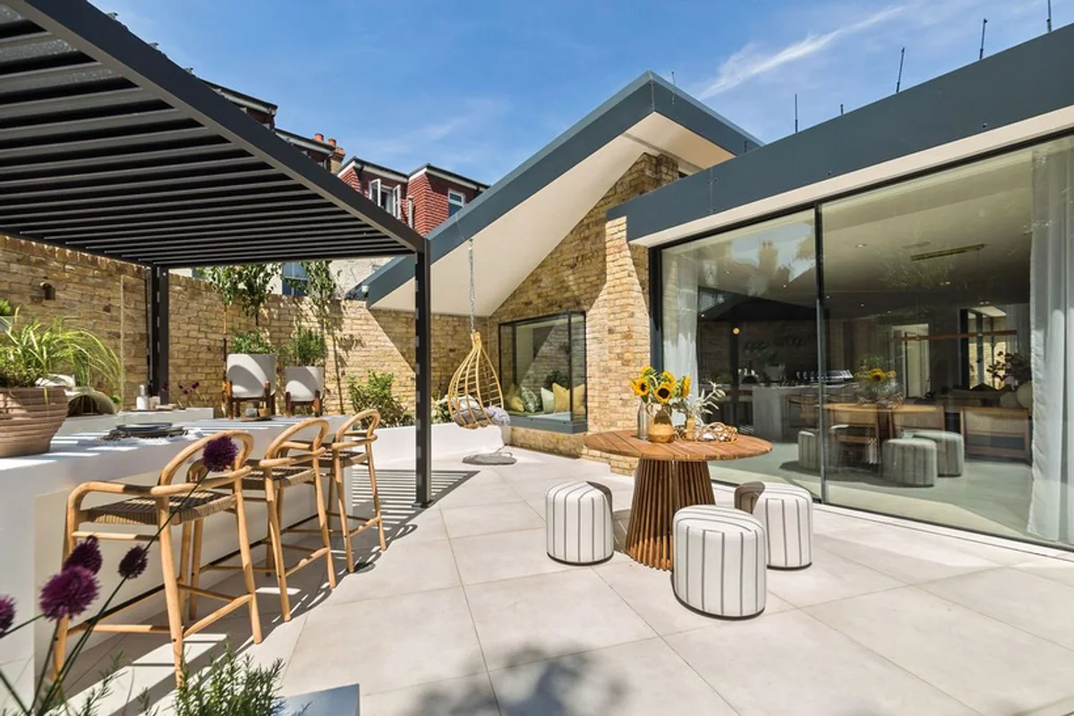 Open courtyard and external living area at Rosslyn Avenue.